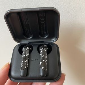 Saint Laurent HEADPHONES